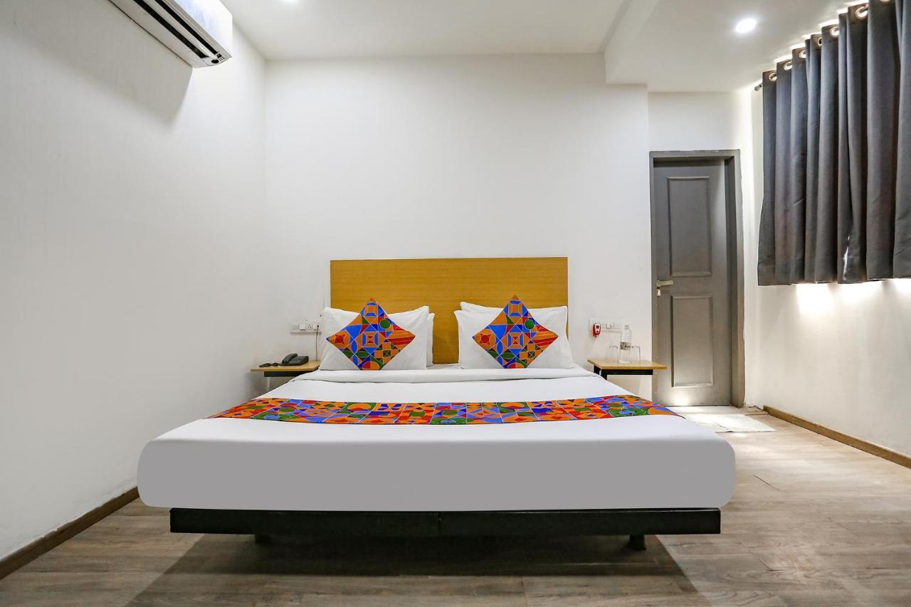 Fabhotel Vat - Meera Bagh Delhi  Extérieur photo