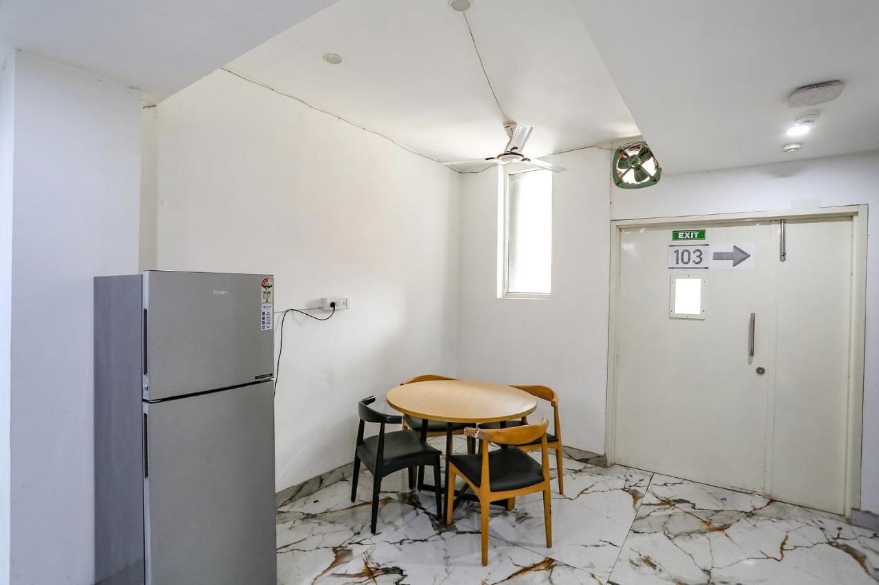 Fabhotel Vat - Meera Bagh Delhi  Extérieur photo