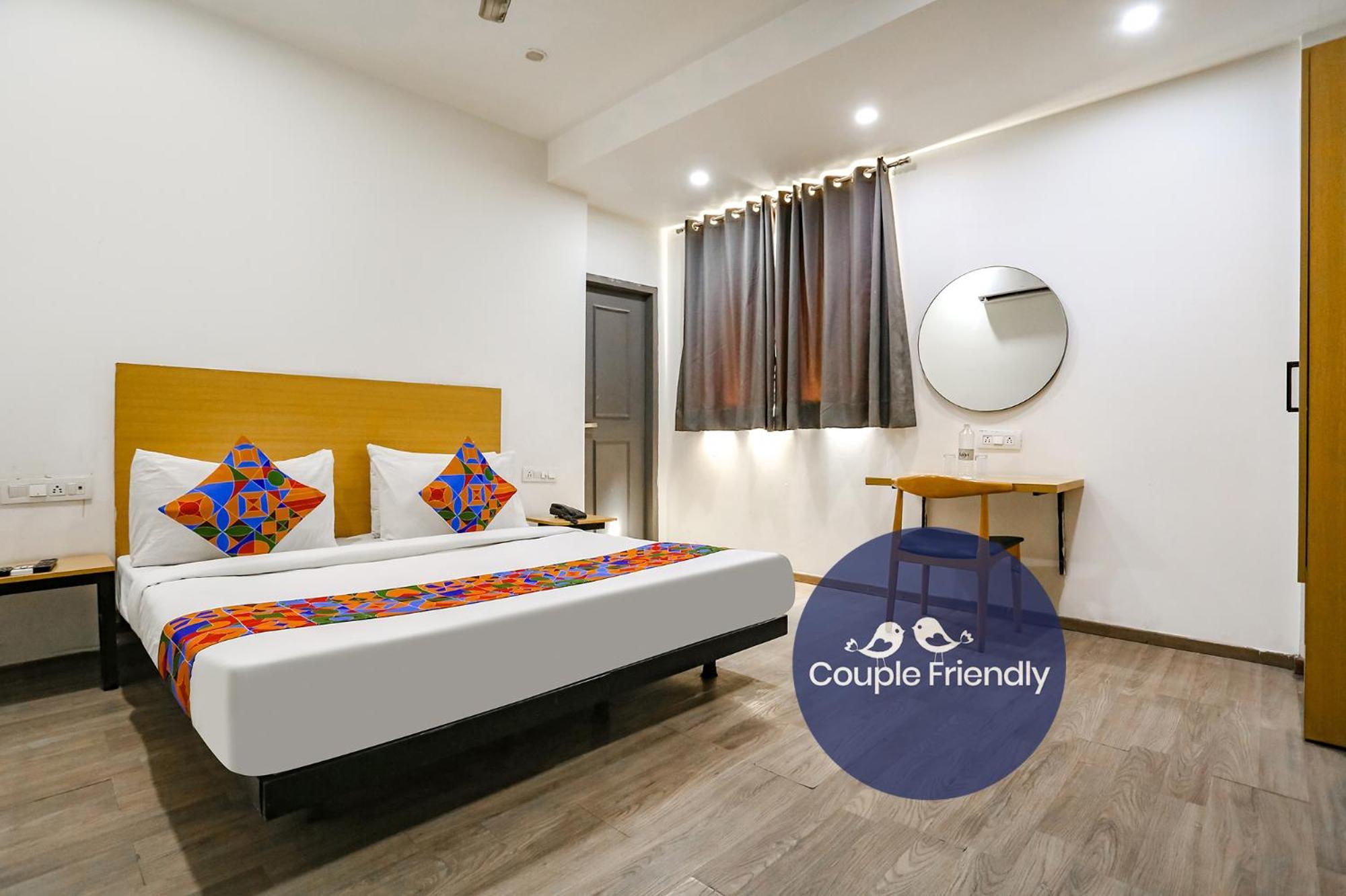 Fabhotel Vat - Meera Bagh Delhi  Extérieur photo